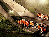 Der Einsatz von Rettungskräften bei einem Unfallszenario, bei dem mit einem Massenanfall von Verletzen zu rechnen ist, wir regelmäßig an der ICE Schnellbahntrasse Hannover-Würzburg geübt.